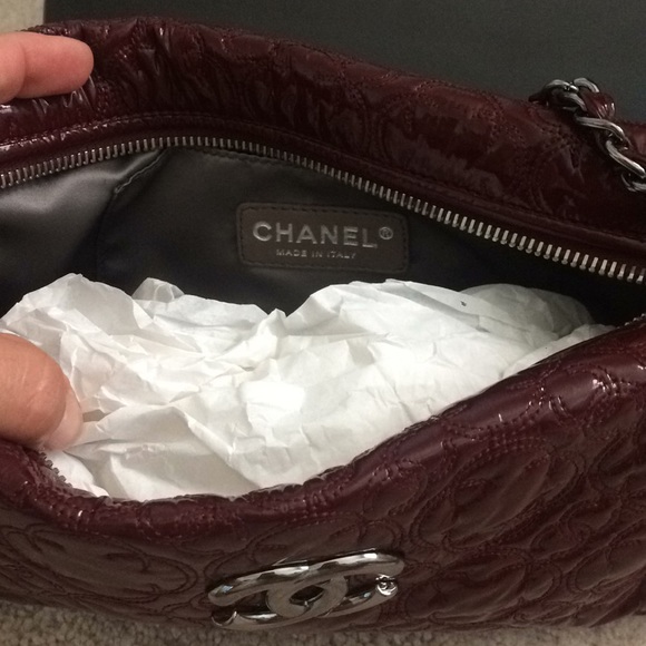 Authentic Chanel handbag - Picture 2 of 4